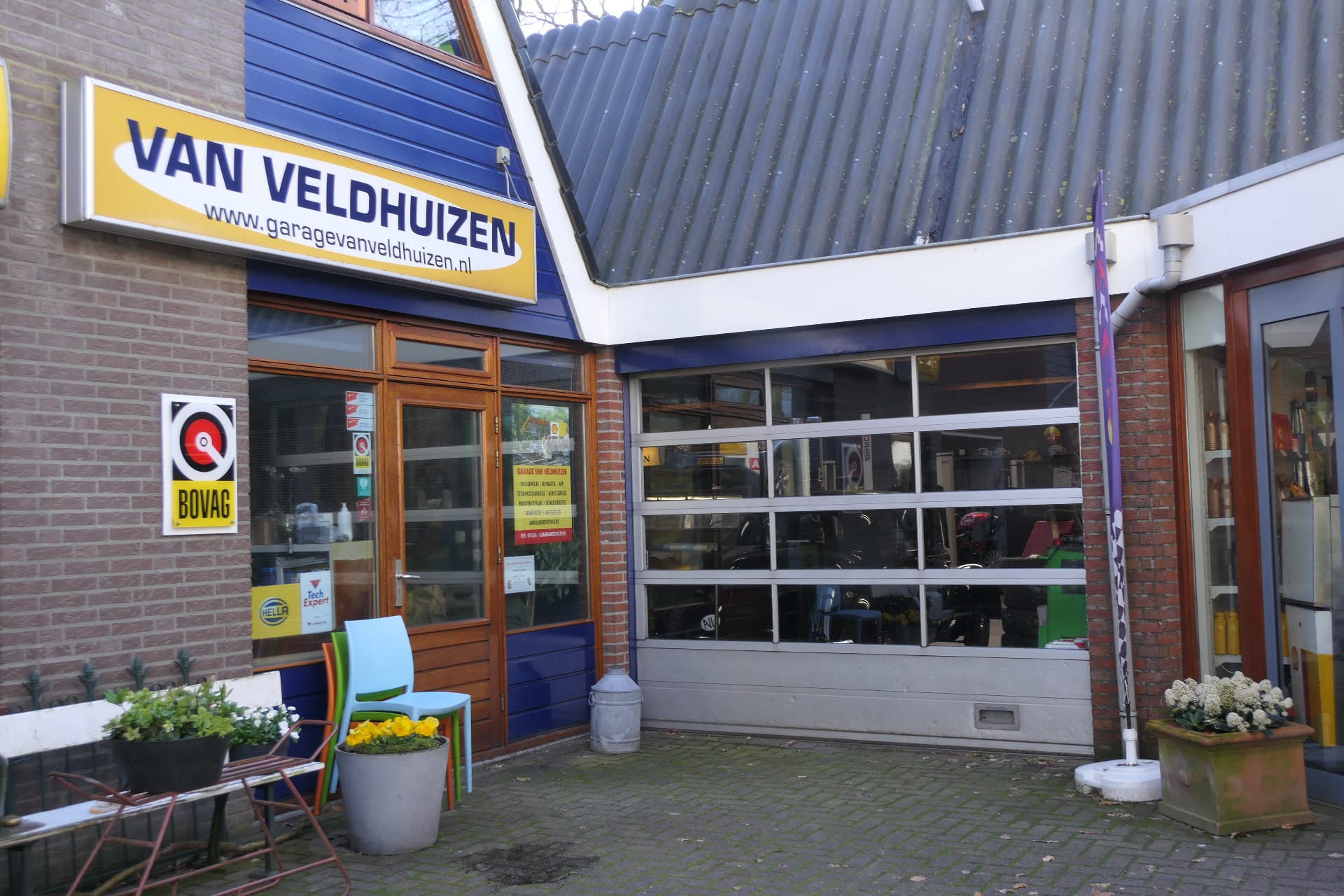 Garage van Veldhuizen ingang
